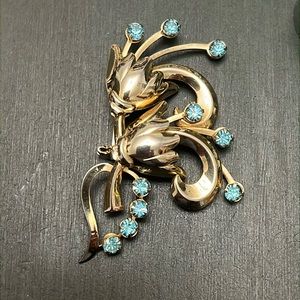 Vintage Gold Tone Bell Flower Brooch w. Blue Rhinestones